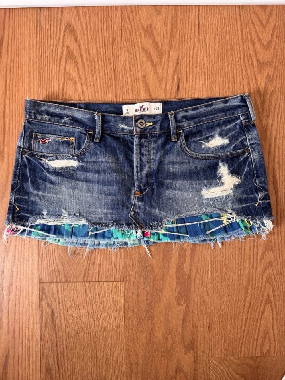 Vintage Hollister Y2K Distressed Denim Mini Skirt Low Rise Frayed Sz 9 / 29w